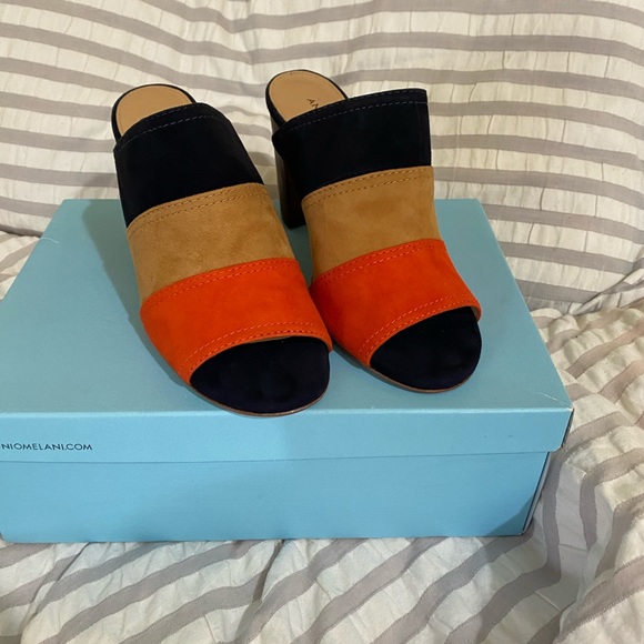 Antonio Melani | Hall Peep Toe Stripe Heel - Picture 2 of 6